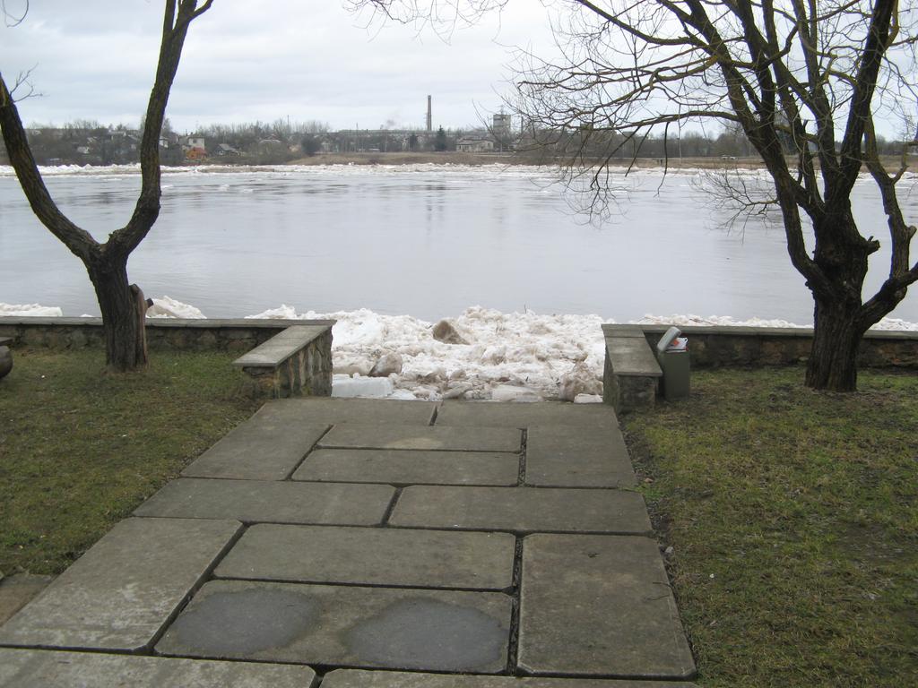 Daugavkrasti Hotel Jēkabpils Exterior foto